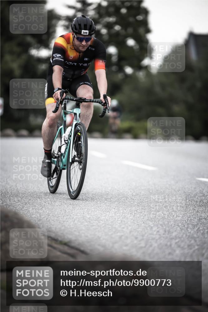 21.06.2026 - 29. Vierlanden-Triathlon H.Heesch http://msf.ph/oto/9900773 21.06.2026 10:09:57 Radfahren 29, 40, 69, 309 meine-sportfotos.de
