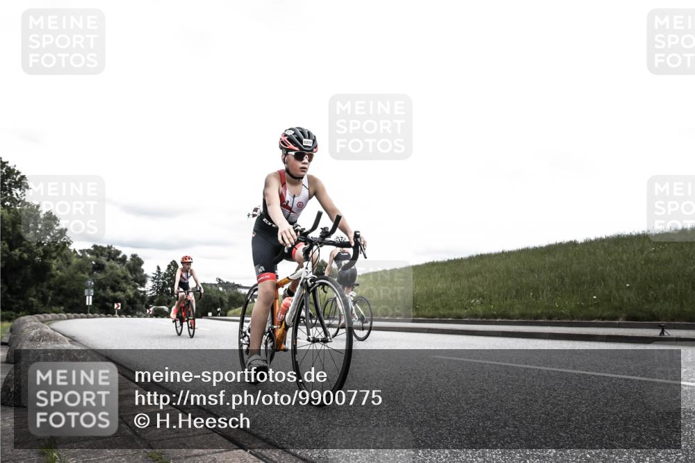 21.06.2026 - 29. Vierlanden-Triathlon H.Heesch http://msf.ph/oto/9900775 21.06.2026 14:47:10 Radfahren 1270, 1277 meine-sportfotos.de