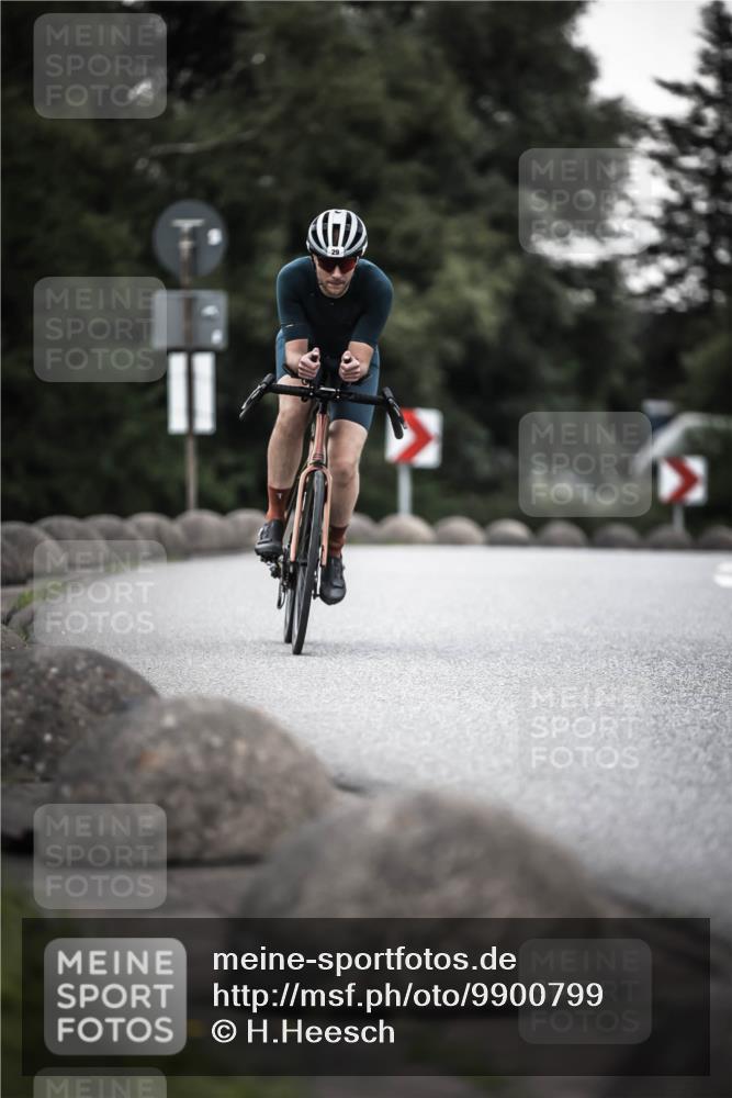 21.06.2026 - 29. Vierlanden-Triathlon H.Heesch http://msf.ph/oto/9900799 21.06.2026 10:10:03 Radfahren 29 meine-sportfotos.de