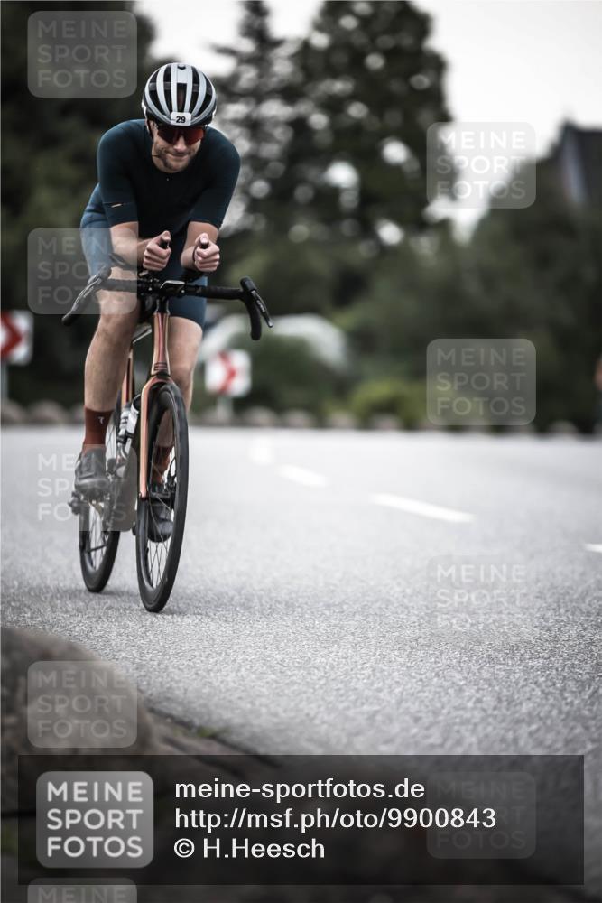 21.06.2026 - 29. Vierlanden-Triathlon H.Heesch http://msf.ph/oto/9900843 21.06.2026 10:10:04 Radfahren 29, 430 meine-sportfotos.de