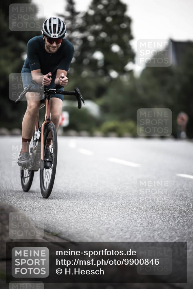 21.06.2026 - 29. Vierlanden-Triathlon H.Heesch http://msf.ph/oto/9900846 21.06.2026 10:10:04 Radfahren 29, 430 meine-sportfotos.de
