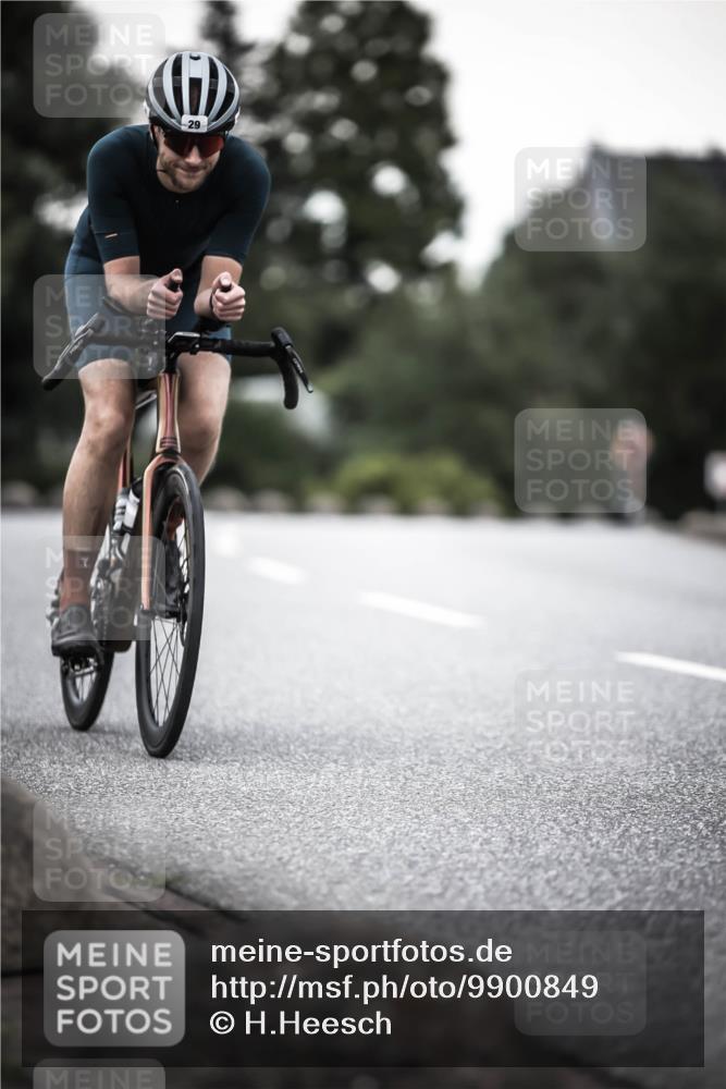 21.06.2026 - 29. Vierlanden-Triathlon H.Heesch http://msf.ph/oto/9900849 21.06.2026 10:10:04 Radfahren 29, 430 meine-sportfotos.de