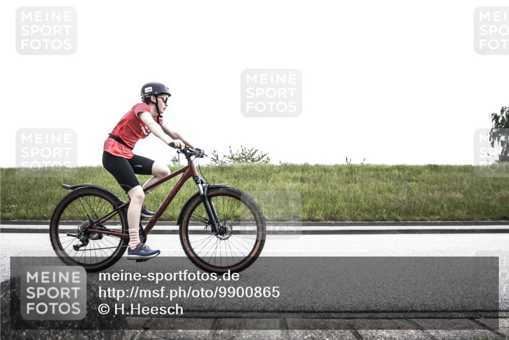 21.06.2026 - 29. Vierlanden-Triathlon H.Heesch http://msf.ph/oto/9900865 21.06.2026 14:45:12 Radfahren 1286 meine-sportfotos.de