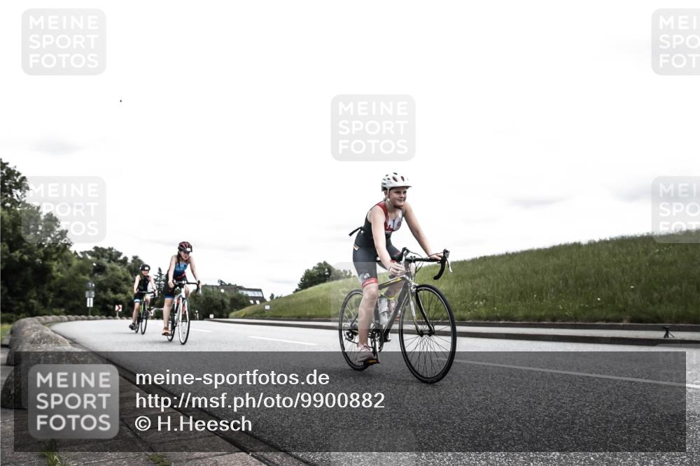 21.06.2026 - 29. Vierlanden-Triathlon H.Heesch http://msf.ph/oto/9900882 21.06.2026 14:57:07 Radfahren 1302, 1322, 1334 meine-sportfotos.de