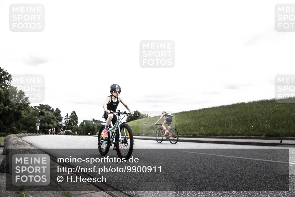 21.06.2026 - 29. Vierlanden-Triathlon H.Heesch http://msf.ph/oto/9900911 21.06.2026 14:58:37 Radfahren 1317 meine-sportfotos.de