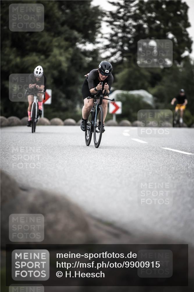 21.06.2026 - 29. Vierlanden-Triathlon H.Heesch http://msf.ph/oto/9900915 21.06.2026 10:10:21 Radfahren 171, 230, 255, 295 meine-sportfotos.de