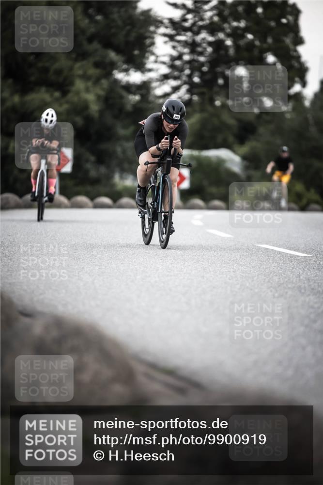 21.06.2026 - 29. Vierlanden-Triathlon H.Heesch http://msf.ph/oto/9900919 21.06.2026 10:10:21 Radfahren 171, 230, 255, 295 meine-sportfotos.de