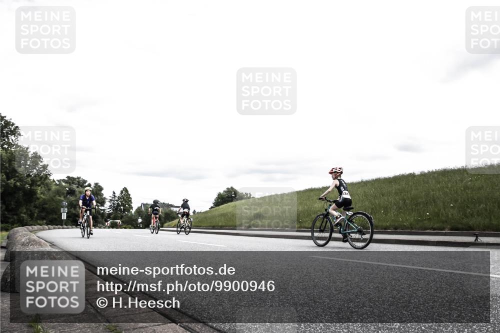 21.06.2026 - 29. Vierlanden-Triathlon H.Heesch http://msf.ph/oto/9900946 21.06.2026 15:00:08 Radfahren 1316 meine-sportfotos.de
