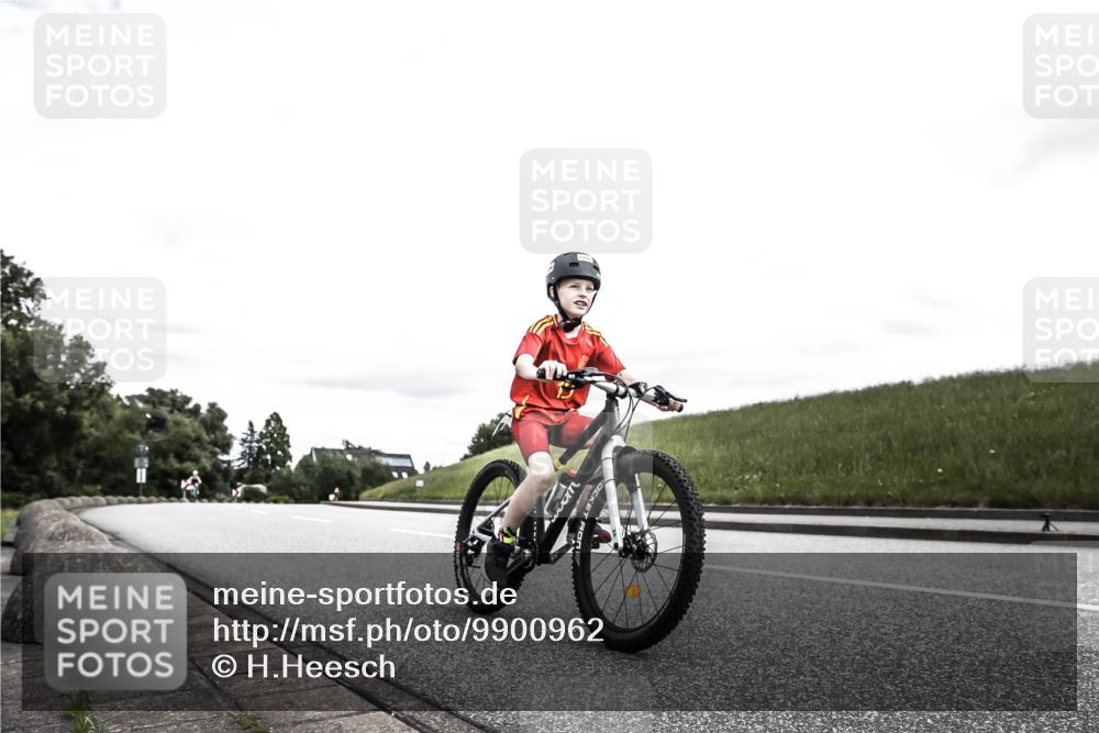 21.06.2026 - 29. Vierlanden-Triathlon H.Heesch http://msf.ph/oto/9900962 21.06.2026 15:00:42 Radfahren 1295 meine-sportfotos.de