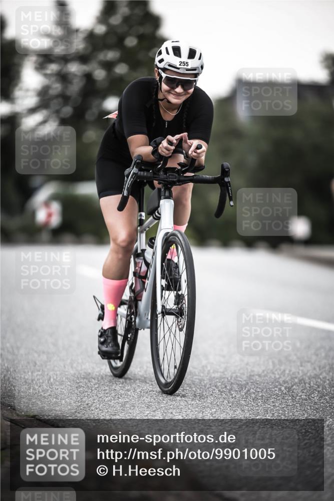 21.06.2026 - 29. Vierlanden-Triathlon H.Heesch http://msf.ph/oto/9901005 21.06.2026 10:10:24 Radfahren 230, 255, 295, 356 meine-sportfotos.de