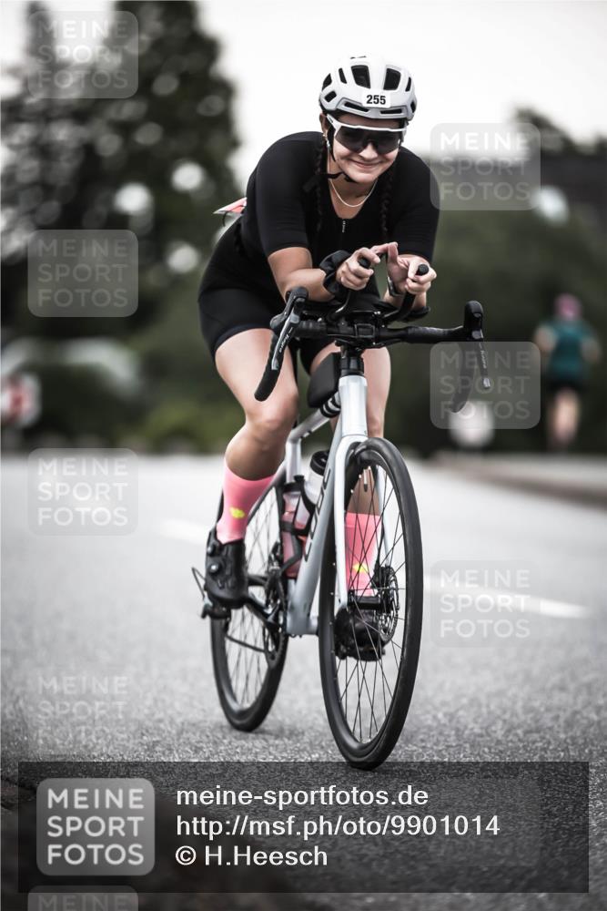 21.06.2026 - 29. Vierlanden-Triathlon H.Heesch http://msf.ph/oto/9901014 21.06.2026 10:10:24 Radfahren 230, 255, 295, 356 meine-sportfotos.de