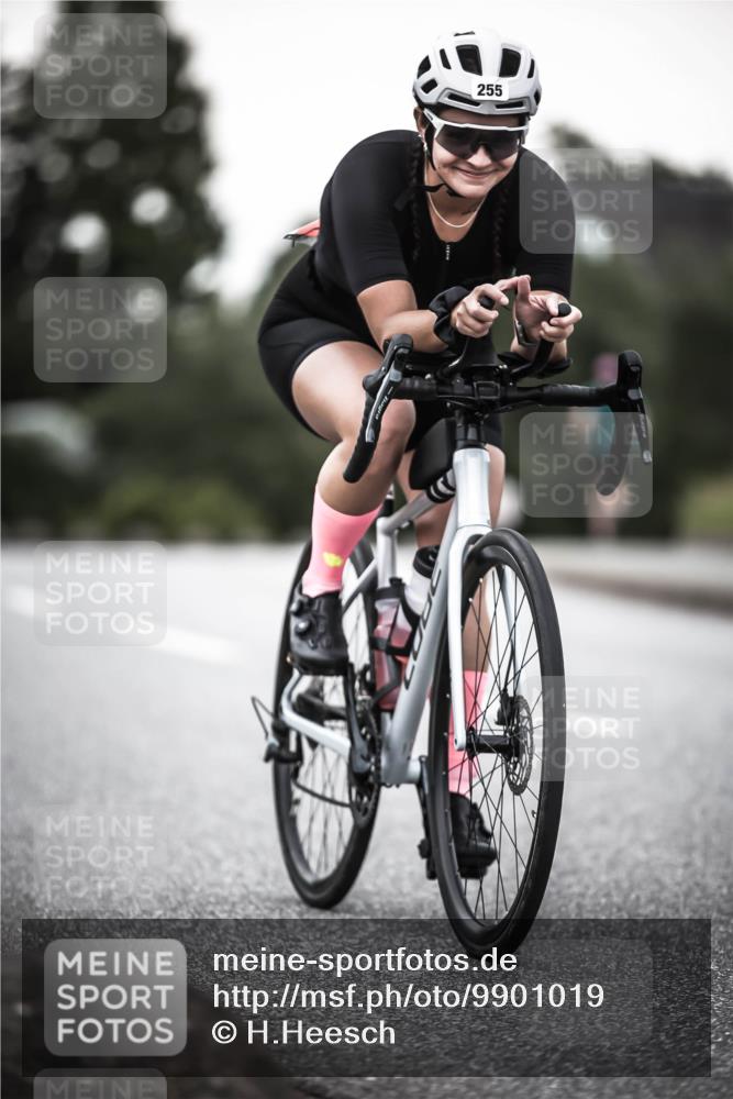 21.06.2026 - 29. Vierlanden-Triathlon H.Heesch http://msf.ph/oto/9901019 21.06.2026 10:10:25 Radfahren 230, 255, 295, 356 meine-sportfotos.de