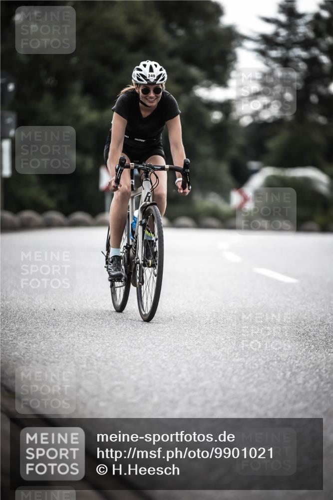 21.06.2026 - 29. Vierlanden-Triathlon H.Heesch http://msf.ph/oto/9901021 21.06.2026 09:29:41 Radfahren 186, 249 meine-sportfotos.de