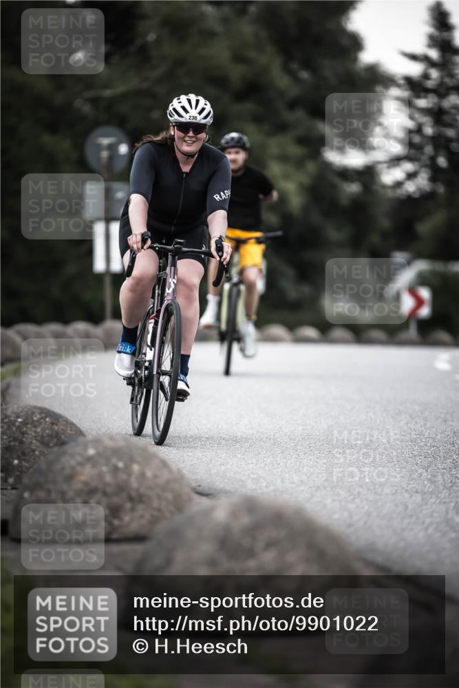 21.06.2026 - 29. Vierlanden-Triathlon H.Heesch http://msf.ph/oto/9901022 21.06.2026 10:10:28 Radfahren 3, 163, 230, 255, 356 meine-sportfotos.de