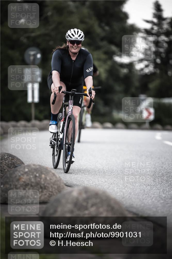 21.06.2026 - 29. Vierlanden-Triathlon H.Heesch http://msf.ph/oto/9901031 21.06.2026 10:10:28 Radfahren 3, 163, 230, 255, 356 meine-sportfotos.de