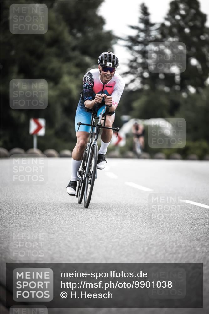 21.06.2026 - 29. Vierlanden-Triathlon H.Heesch http://msf.ph/oto/9901038 21.06.2026 09:29:42 Radfahren 186, 249, 281 meine-sportfotos.de