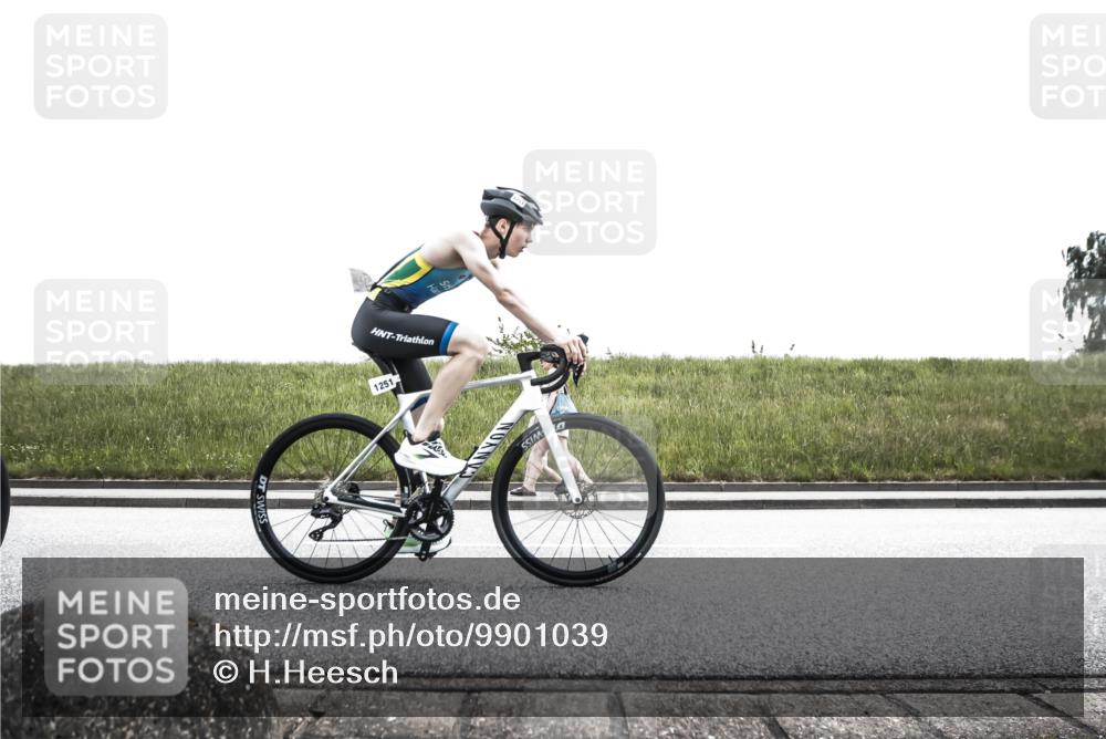21.06.2026 - 29. Vierlanden-Triathlon H.Heesch http://msf.ph/oto/9901039 21.06.2026 14:51:02 Radfahren  meine-sportfotos.de