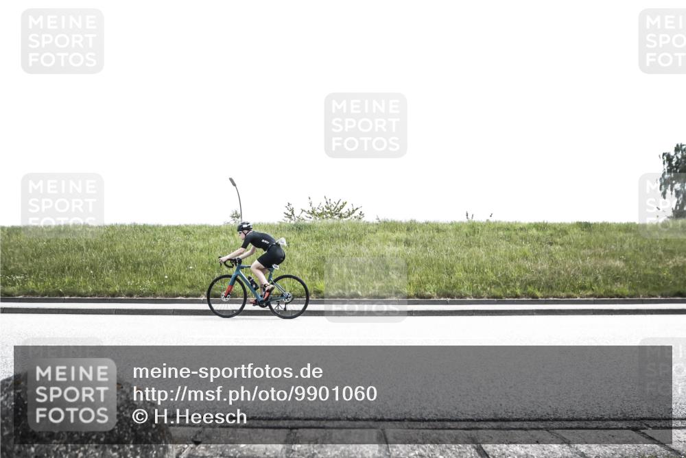 21.06.2026 - 29. Vierlanden-Triathlon H.Heesch http://msf.ph/oto/9901060 21.06.2026 14:52:06 Radfahren  meine-sportfotos.de