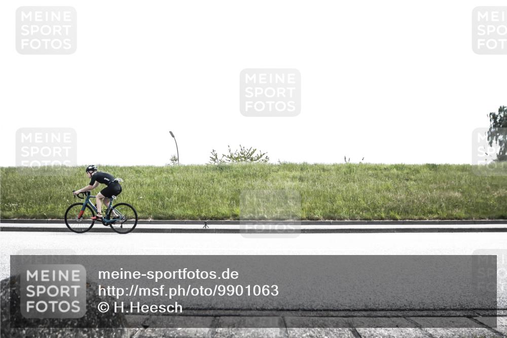 21.06.2026 - 29. Vierlanden-Triathlon H.Heesch http://msf.ph/oto/9901063 21.06.2026 14:52:07 Radfahren  meine-sportfotos.de
