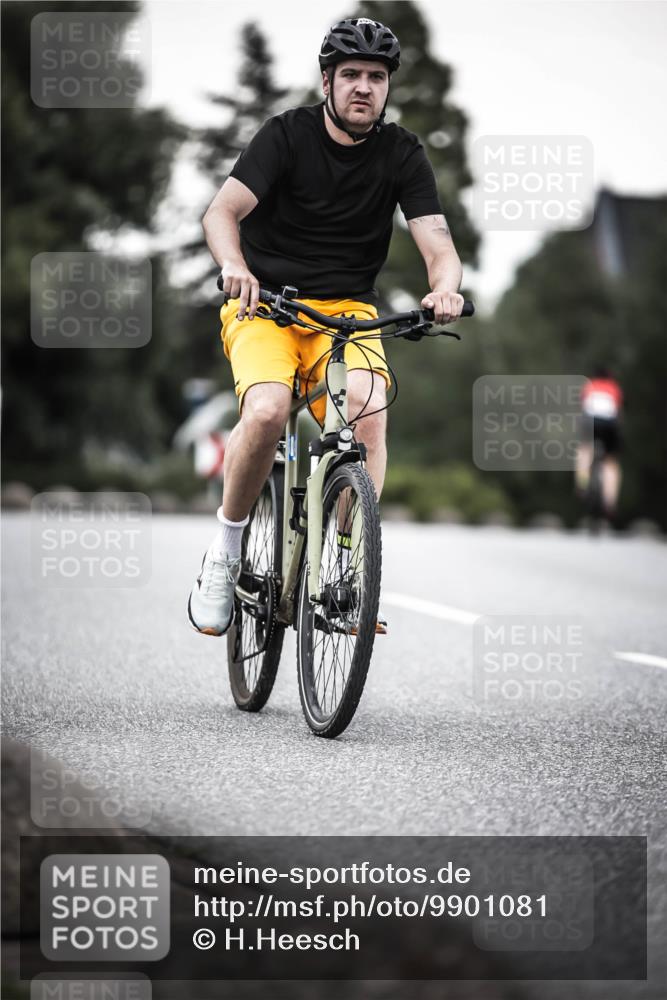 21.06.2026 - 29. Vierlanden-Triathlon H.Heesch http://msf.ph/oto/9901081 21.06.2026 10:10:30 Radfahren 3, 163, 230, 356 meine-sportfotos.de