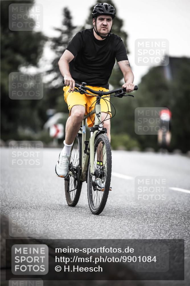 21.06.2026 - 29. Vierlanden-Triathlon H.Heesch http://msf.ph/oto/9901084 21.06.2026 10:10:30 Radfahren 3, 163, 230, 356 meine-sportfotos.de