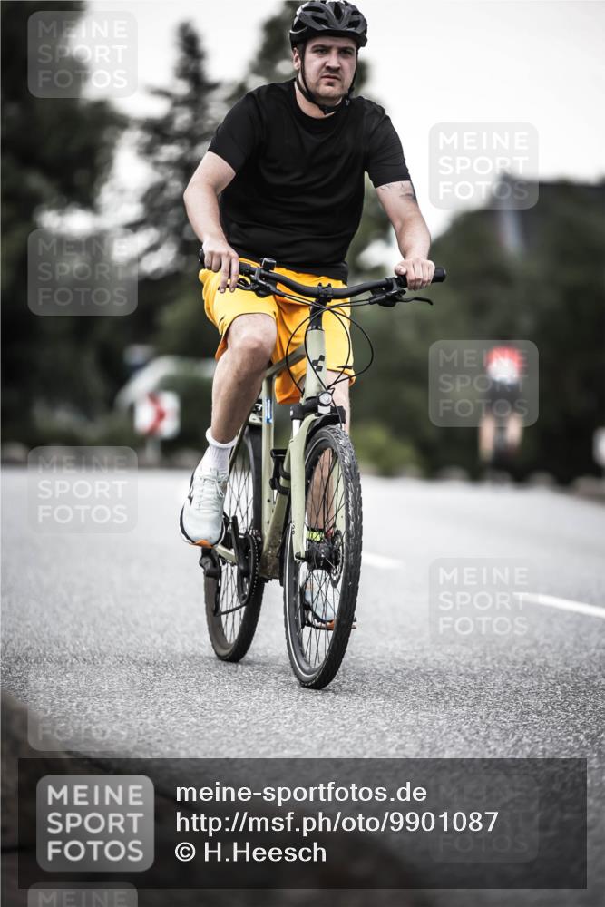21.06.2026 - 29. Vierlanden-Triathlon H.Heesch http://msf.ph/oto/9901087 21.06.2026 10:10:30 Radfahren 3, 163, 230, 356 meine-sportfotos.de