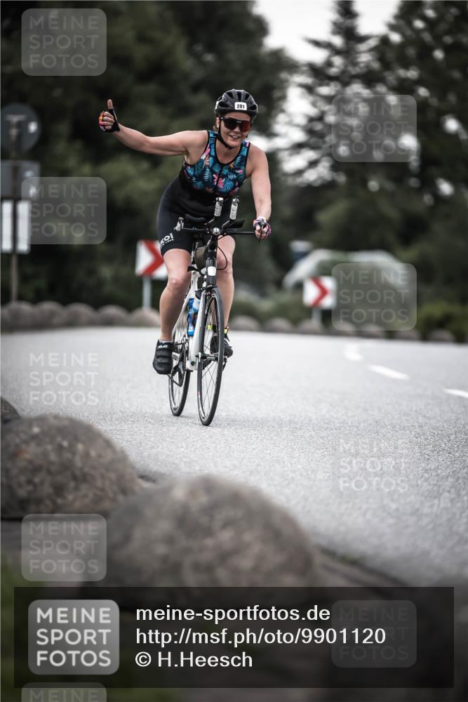 21.06.2026 - 29. Vierlanden-Triathlon H.Heesch http://msf.ph/oto/9901120 21.06.2026 10:10:55 Radfahren 81, 242, 281, 283 meine-sportfotos.de