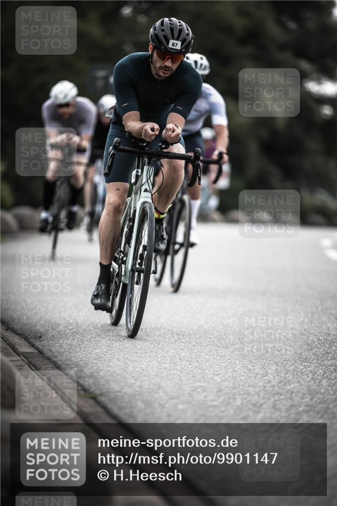21.06.2026 - 29. Vierlanden-Triathlon H.Heesch http://msf.ph/oto/9901147 21.06.2026 09:30:00 Radfahren 7, 38, 59, 67, 82, 100, 109, 163, 232, 276 meine-sportfotos.de