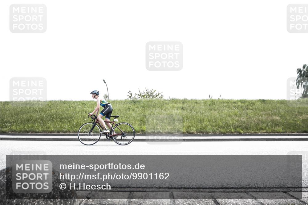21.06.2026 - 29. Vierlanden-Triathlon H.Heesch http://msf.ph/oto/9901162 21.06.2026 14:53:43 Radfahren  meine-sportfotos.de
