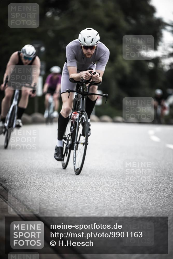21.06.2026 - 29. Vierlanden-Triathlon H.Heesch http://msf.ph/oto/9901163 21.06.2026 09:30:01 Radfahren 7, 38, 59, 67, 82, 100, 109, 163, 232, 276 meine-sportfotos.de