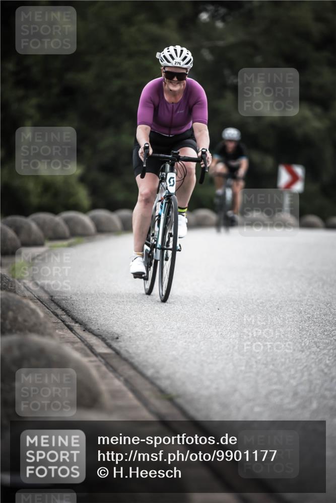 21.06.2026 - 29. Vierlanden-Triathlon H.Heesch http://msf.ph/oto/9901177 21.06.2026 09:30:04 Radfahren 38, 59, 82, 100, 109, 163, 174, 232, 276 meine-sportfotos.de