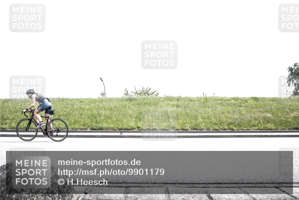 21.06.2026 - 29. Vierlanden-Triathlon H.Heesch http://msf.ph/oto/9901179 21.06.2026 14:54:25 Radfahren  meine-sportfotos.de