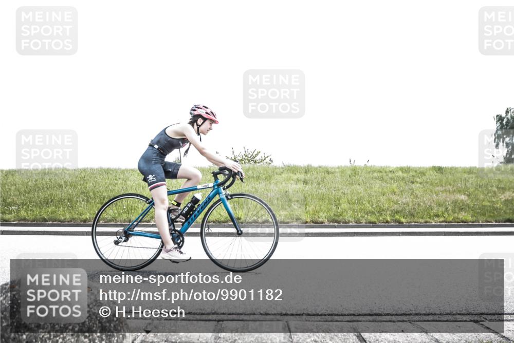 21.06.2026 - 29. Vierlanden-Triathlon H.Heesch http://msf.ph/oto/9901182 21.06.2026 14:54:40 Radfahren  meine-sportfotos.de