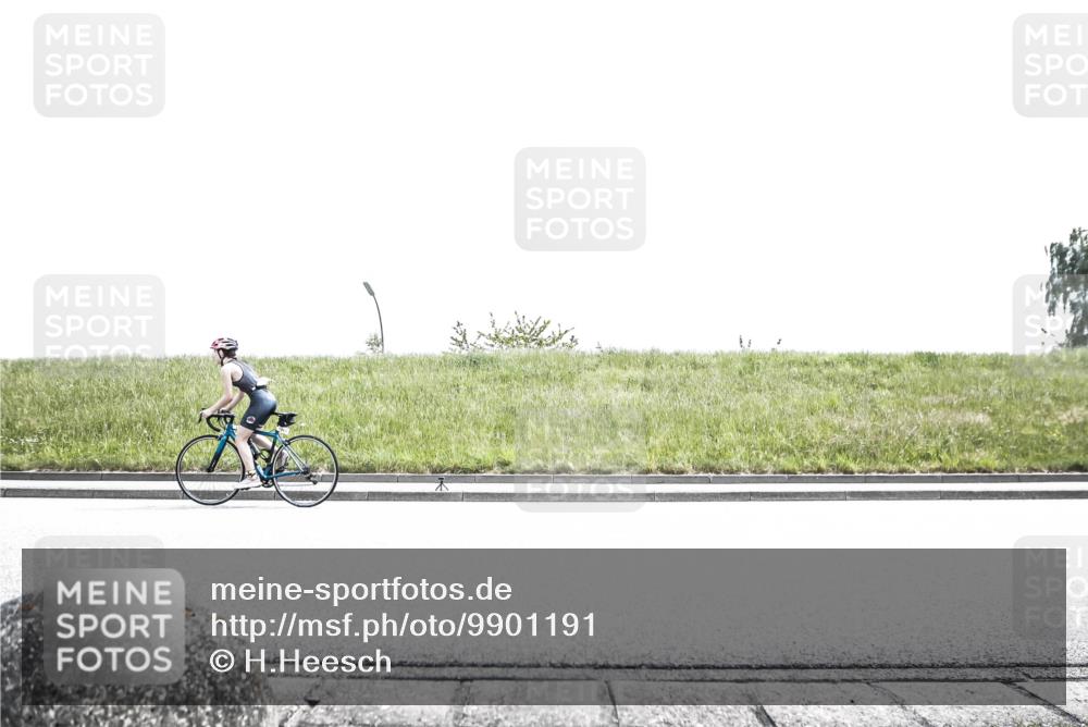 21.06.2026 - 29. Vierlanden-Triathlon H.Heesch http://msf.ph/oto/9901191 21.06.2026 14:54:49 Radfahren  meine-sportfotos.de