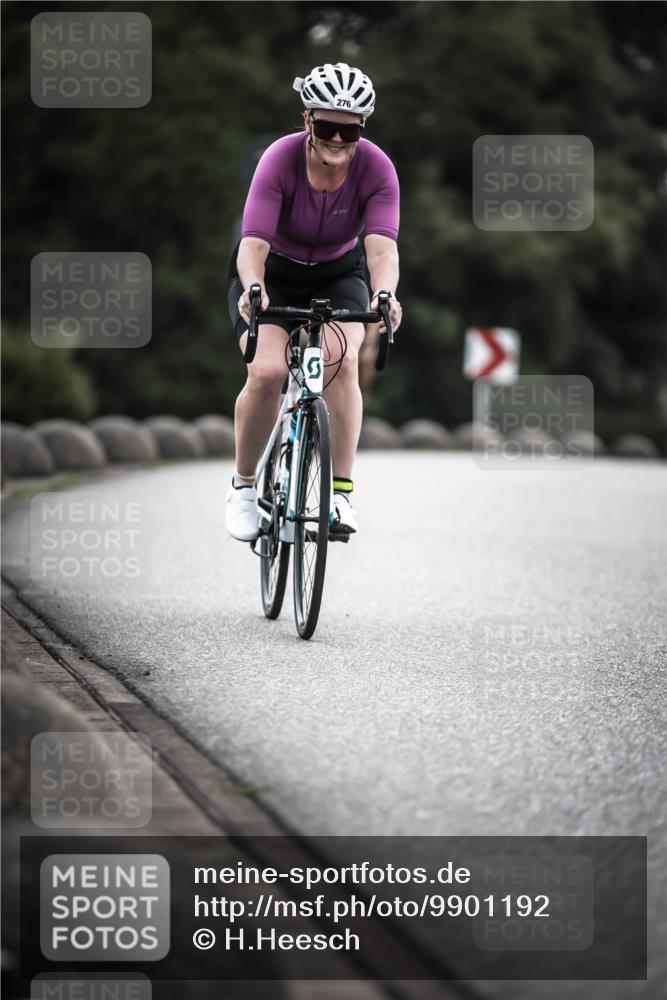21.06.2026 - 29. Vierlanden-Triathlon H.Heesch http://msf.ph/oto/9901192 21.06.2026 09:30:04 Radfahren 38, 59, 82, 100, 109, 163, 174, 232, 276 meine-sportfotos.de