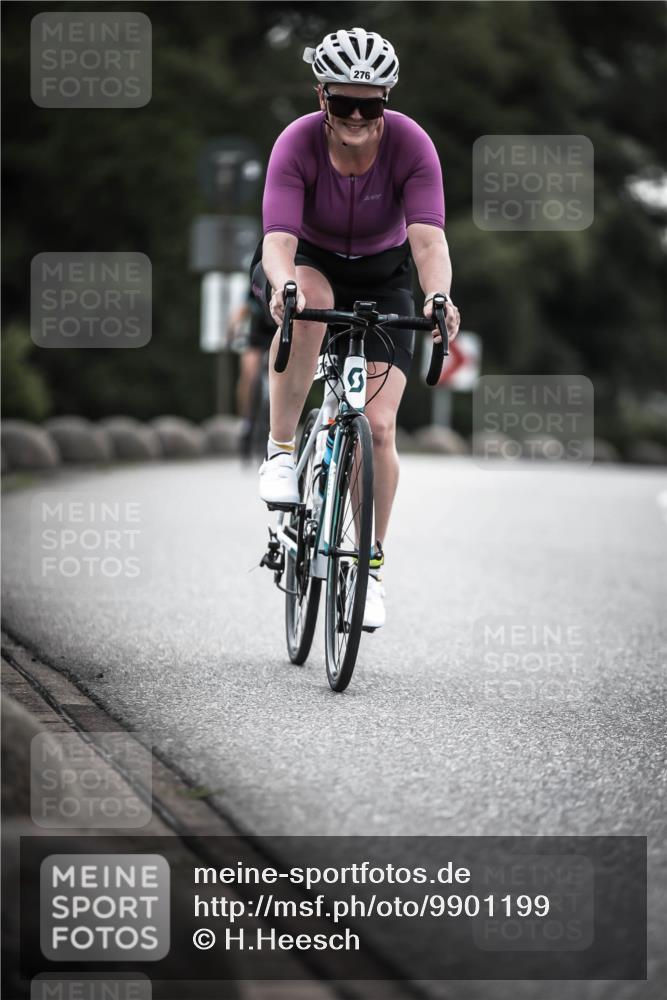 21.06.2026 - 29. Vierlanden-Triathlon H.Heesch http://msf.ph/oto/9901199 21.06.2026 09:30:04 Radfahren 38, 59, 82, 100, 109, 163, 174, 232, 276 meine-sportfotos.de