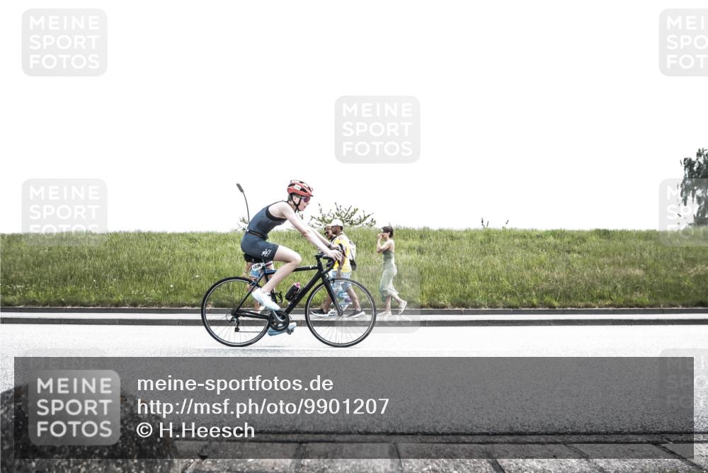 21.06.2026 - 29. Vierlanden-Triathlon H.Heesch http://msf.ph/oto/9901207 21.06.2026 14:55:31 Radfahren  meine-sportfotos.de
