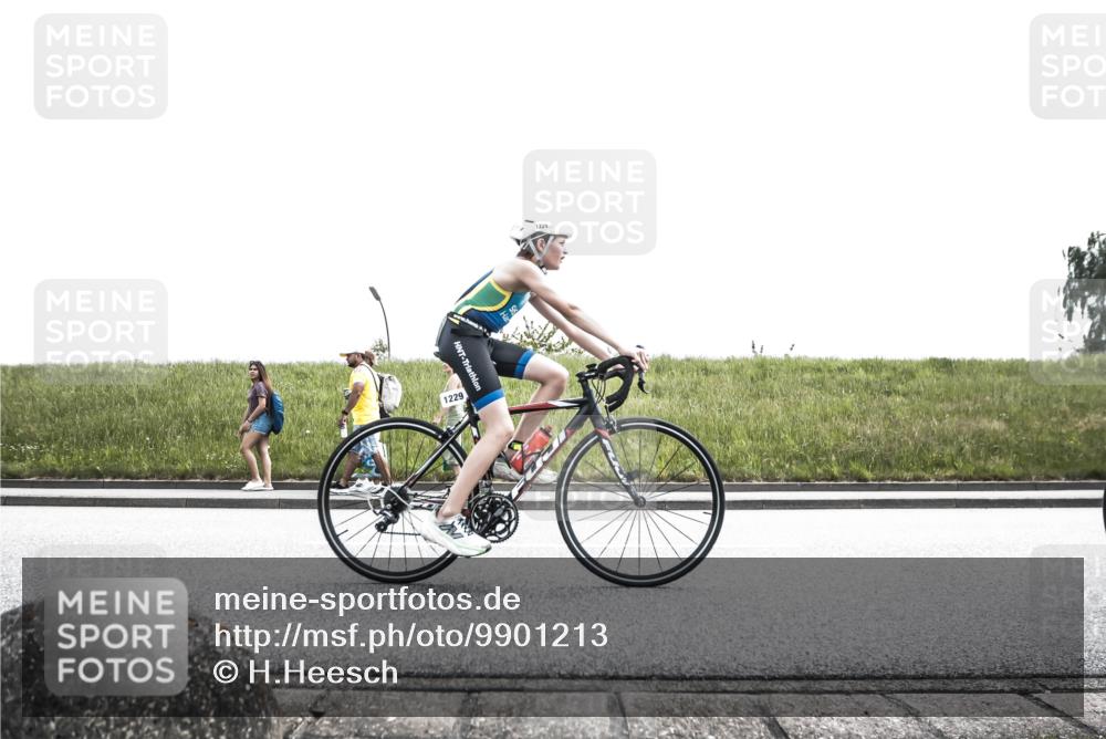 21.06.2026 - 29. Vierlanden-Triathlon H.Heesch http://msf.ph/oto/9901213 21.06.2026 14:55:32 Radfahren  meine-sportfotos.de