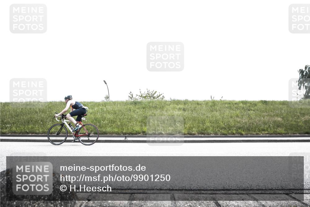 21.06.2026 - 29. Vierlanden-Triathlon H.Heesch http://msf.ph/oto/9901250 21.06.2026 14:56:07 Radfahren 1297, 1331 meine-sportfotos.de
