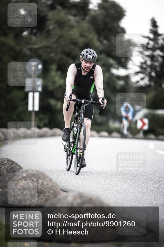 21.06.2026 - 29. Vierlanden-Triathlon H.Heesch http://msf.ph/oto/9901260 21.06.2026 10:11:25 Radfahren 139, 296, 338 meine-sportfotos.de