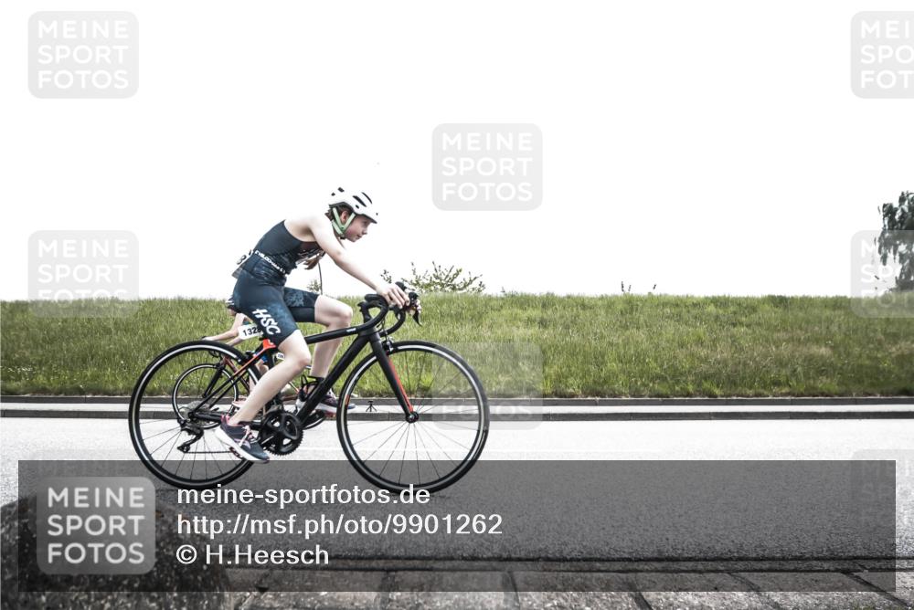 21.06.2026 - 29. Vierlanden-Triathlon H.Heesch http://msf.ph/oto/9901262 21.06.2026 14:56:21 Radfahren 1299, 1304, 1312, 1328 meine-sportfotos.de