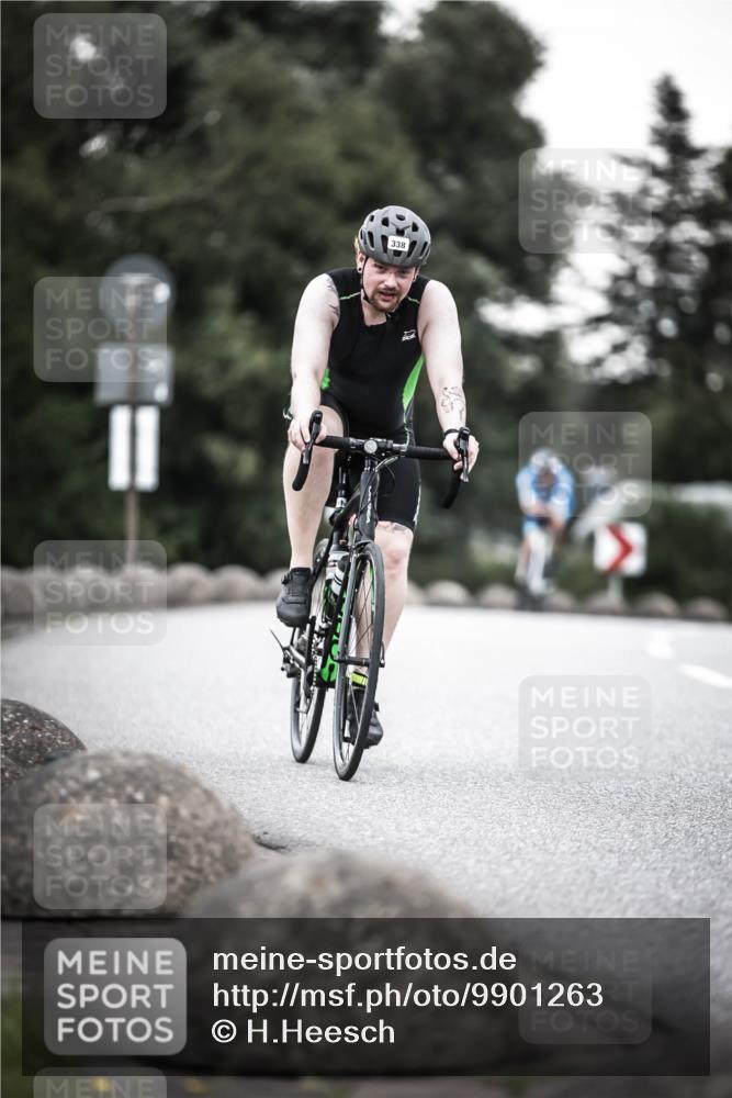 21.06.2026 - 29. Vierlanden-Triathlon H.Heesch http://msf.ph/oto/9901263 21.06.2026 10:11:25 Radfahren 139, 296, 338 meine-sportfotos.de