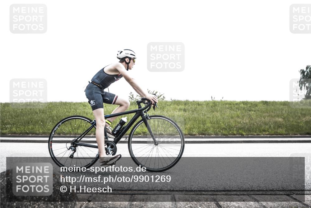 21.06.2026 - 29. Vierlanden-Triathlon H.Heesch http://msf.ph/oto/9901269 21.06.2026 14:56:27 Radfahren 1296, 1299, 1300, 1312, 1330, 1333 meine-sportfotos.de