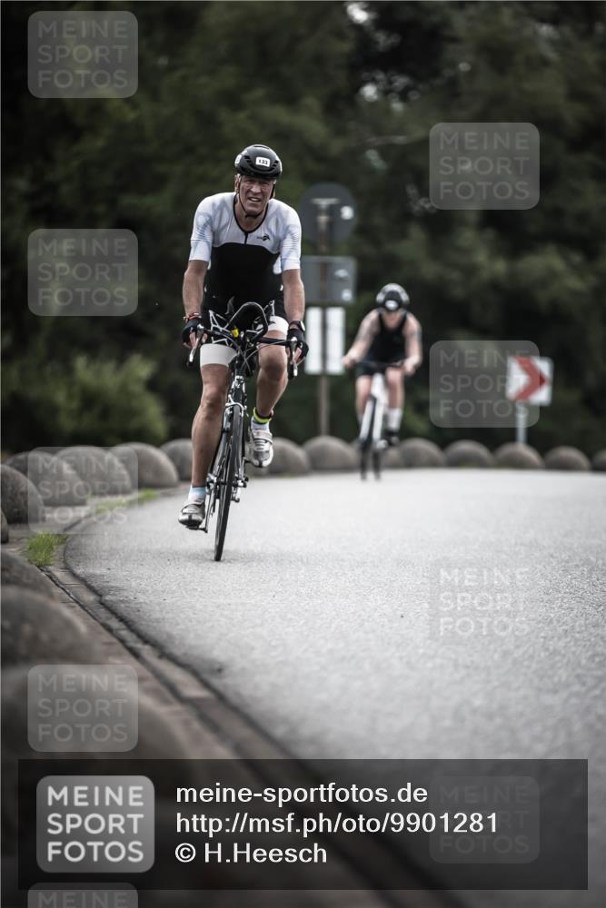 21.06.2026 - 29. Vierlanden-Triathlon H.Heesch http://msf.ph/oto/9901281 21.06.2026 09:30:21 Radfahren 80, 118, 133, 246 meine-sportfotos.de