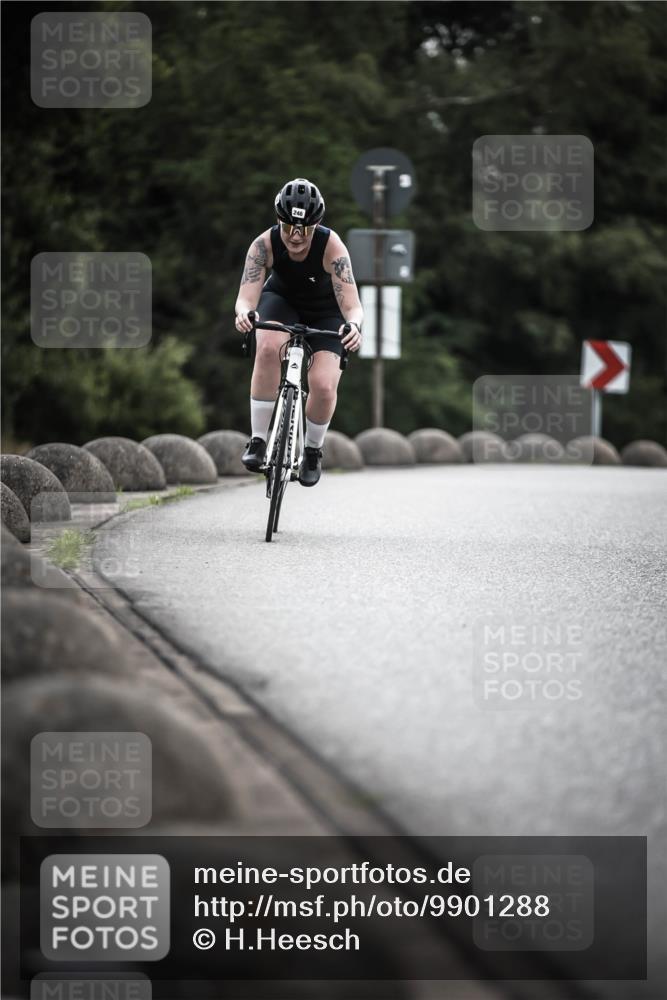 21.06.2026 - 29. Vierlanden-Triathlon H.Heesch http://msf.ph/oto/9901288 21.06.2026 09:30:23 Radfahren 80, 133, 246 meine-sportfotos.de