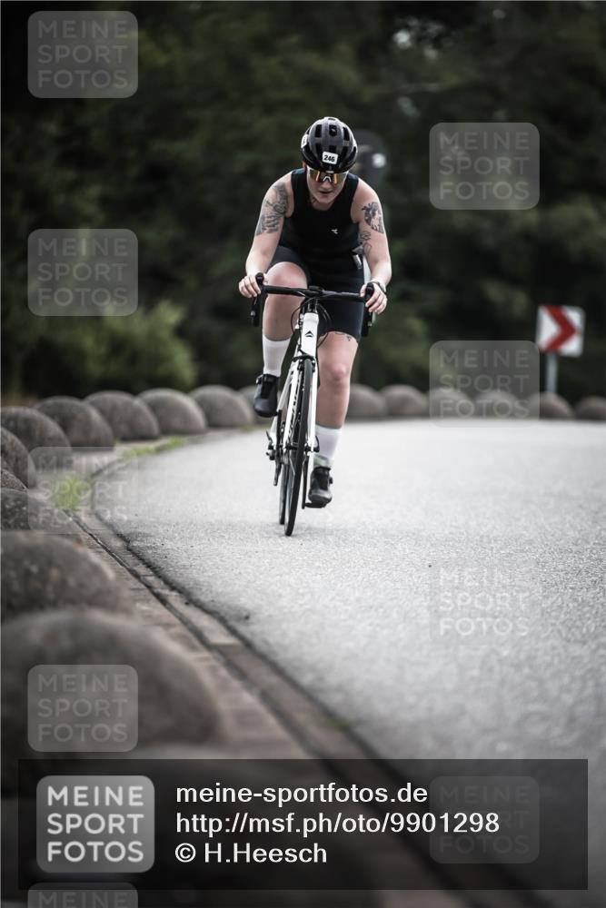 21.06.2026 - 29. Vierlanden-Triathlon H.Heesch http://msf.ph/oto/9901298 21.06.2026 09:30:23 Radfahren 80, 133, 246 meine-sportfotos.de