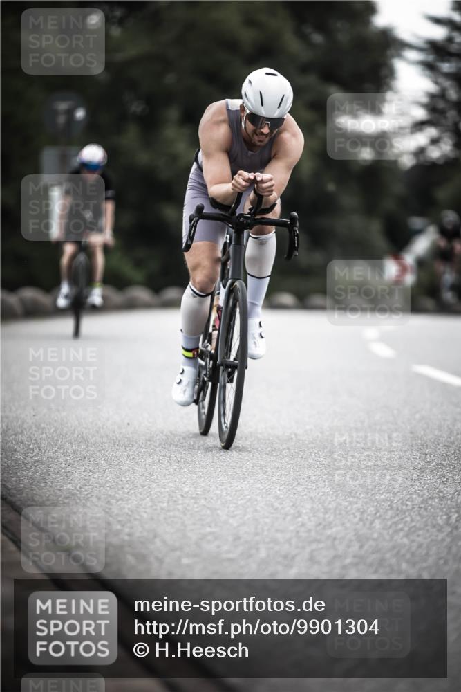 21.06.2026 - 29. Vierlanden-Triathlon H.Heesch http://msf.ph/oto/9901304 21.06.2026 09:30:34 Radfahren 35, 147, 159, 225, 248, 295 meine-sportfotos.de