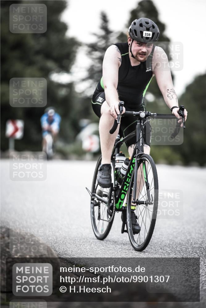 21.06.2026 - 29. Vierlanden-Triathlon H.Heesch http://msf.ph/oto/9901307 21.06.2026 10:11:25 Radfahren 139, 296, 338 meine-sportfotos.de