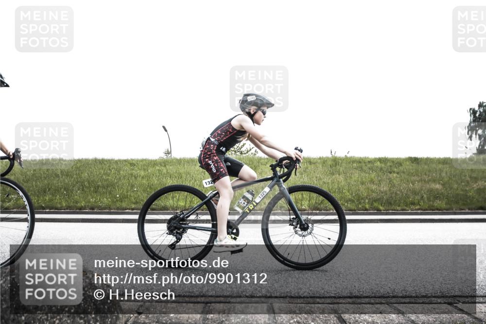 21.06.2026 - 29. Vierlanden-Triathlon H.Heesch http://msf.ph/oto/9901312 21.06.2026 14:56:44 Radfahren 1313, 1324, 1325 meine-sportfotos.de