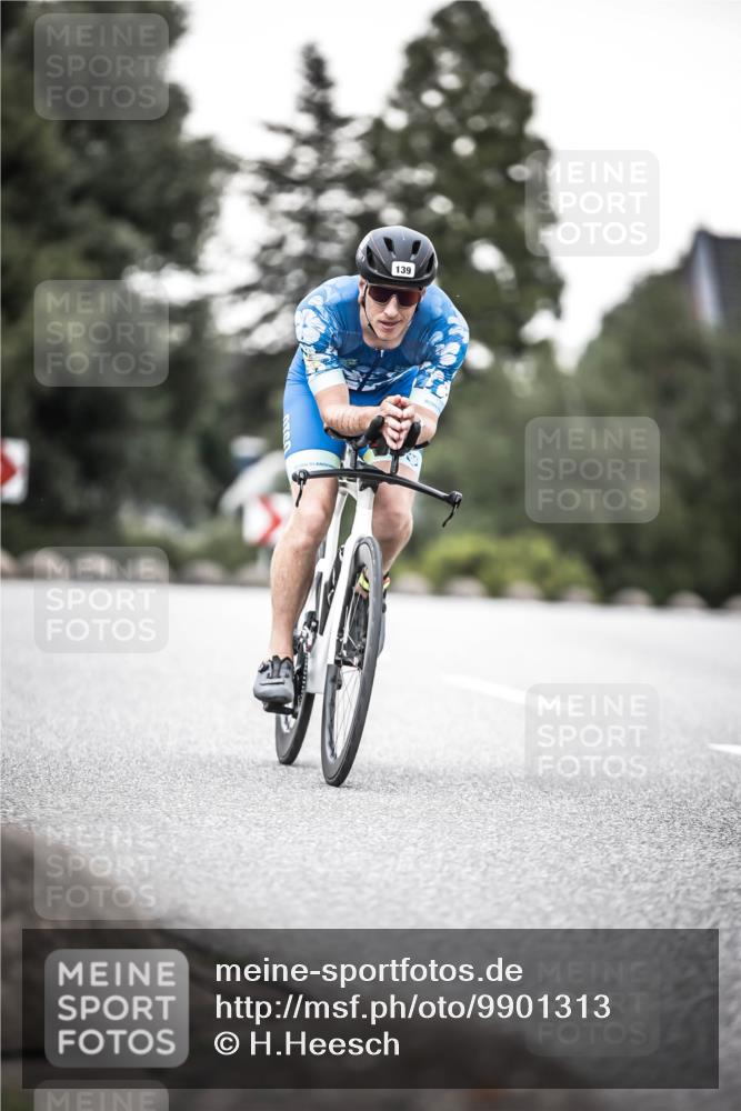 21.06.2026 - 29. Vierlanden-Triathlon H.Heesch http://msf.ph/oto/9901313 21.06.2026 10:11:29 Radfahren 139, 198, 296, 338 meine-sportfotos.de